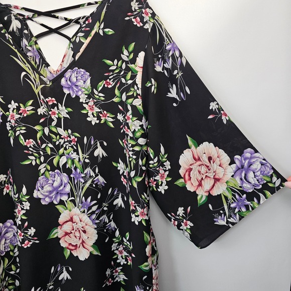 Avenue Black Dark Floral Top Womens 18/20 Lattice Back V-Neck 3/4 Sleeve Career - Picture 4 of 13